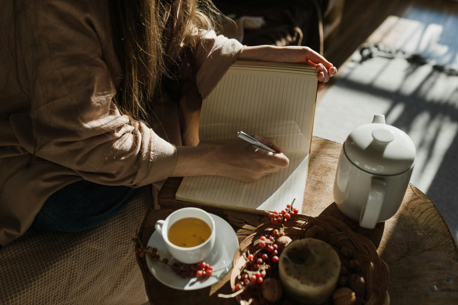 Living Lightly: Simple Mindfulness Practices to Nourish Your Day