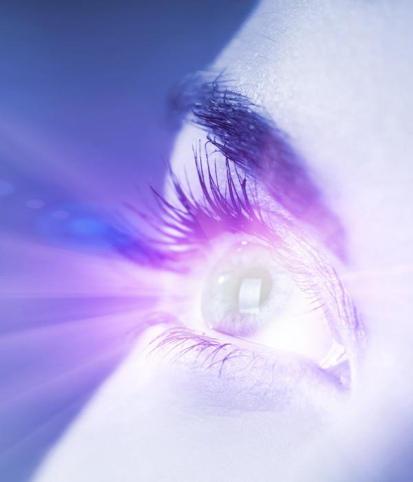 Iridology shining eye